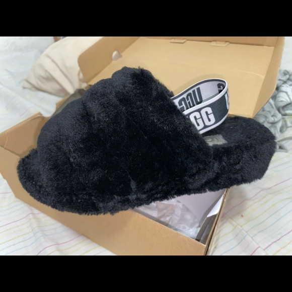 uggs furry slides
